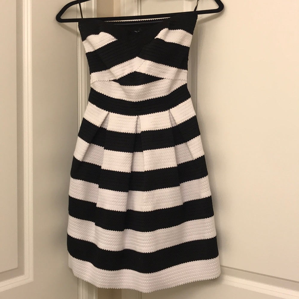 Black and White Express Dress